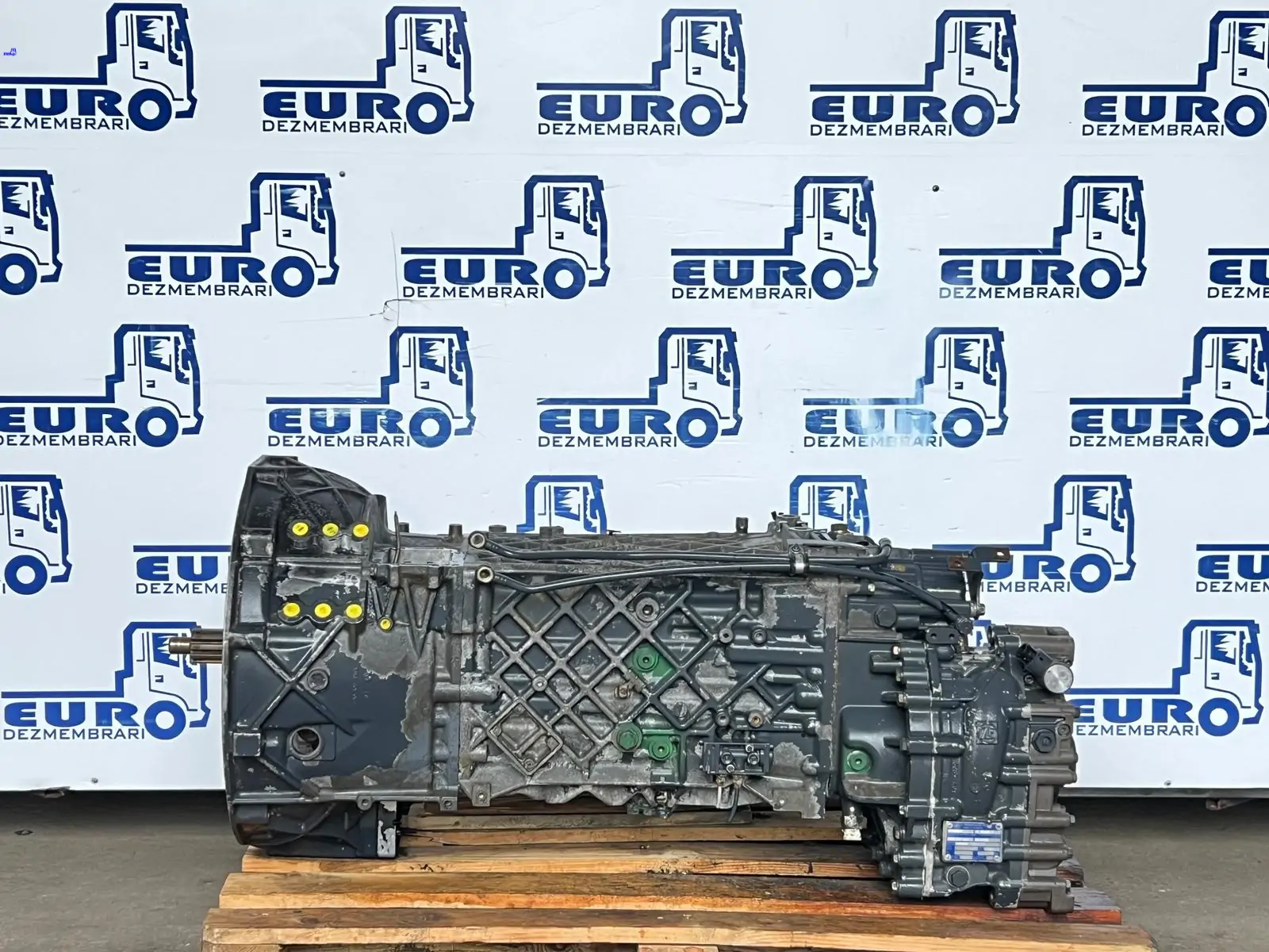 CUTIE VITEZE IVECO ECOSPLIT 8869925 16S 181 R=16.41-1.00